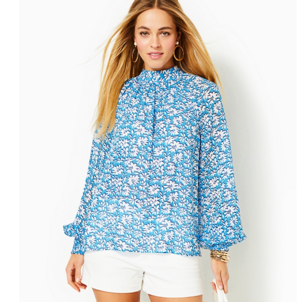 NWT. Lilly Pulitzer Ellielynn Long Sleeve Top Lunar Blue Size 4.